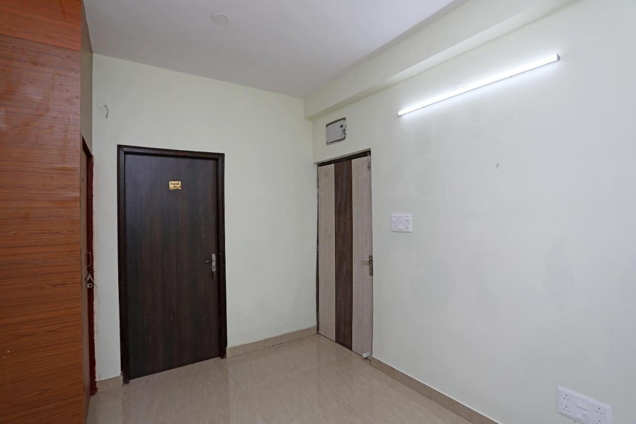 Отель Oyo 17187 Urban Casa Калькутта Экстерьер фото